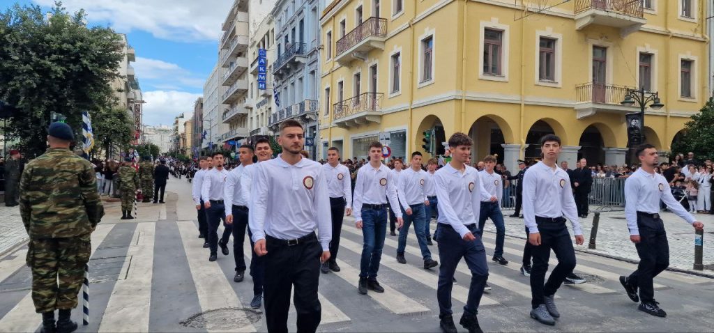 Πάτρα: Με υπερηφάνεια η παρέλαση για την επέτειο του ΟΧΙ - Δείτε πολλές φωτό (συνεχής ροή) Πάτρα: Με υπερηφάνεια η παρέλαση για την επέτειο του ΟΧΙ - Δείτε πολλές φωτό (συνεχής ροή)