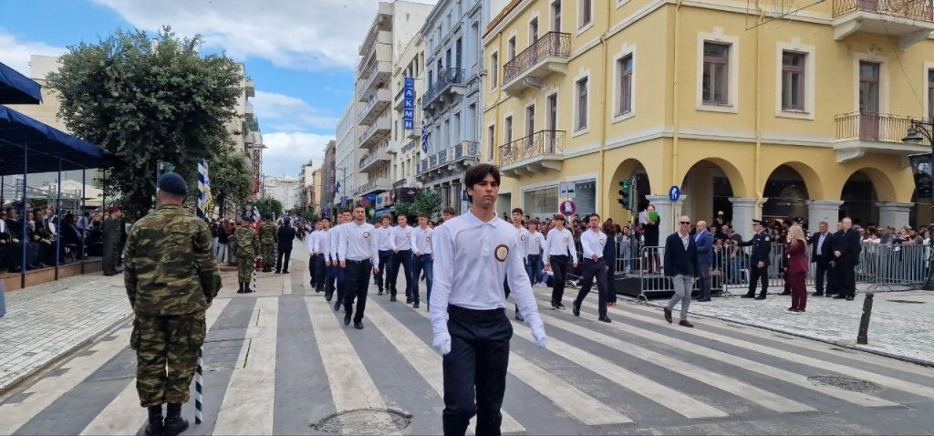 Πάτρα: Με υπερηφάνεια η παρέλαση για την επέτειο του ΟΧΙ - Δείτε πολλές φωτό (συνεχής ροή) Πάτρα: Με υπερηφάνεια η παρέλαση για την επέτειο του ΟΧΙ - Δείτε πολλές φωτό (συνεχής ροή)