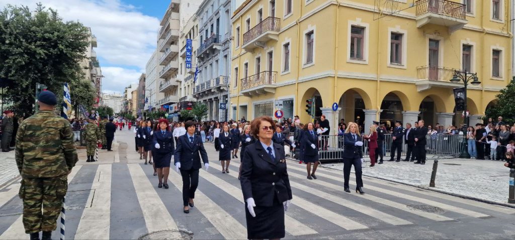 Πάτρα: Με υπερηφάνεια η παρέλαση για την επέτειο του ΟΧΙ - Δείτε πολλές φωτό (συνεχής ροή) Πάτρα: Με υπερηφάνεια η παρέλαση για την επέτειο του ΟΧΙ - Δείτε πολλές φωτό (συνεχής ροή)