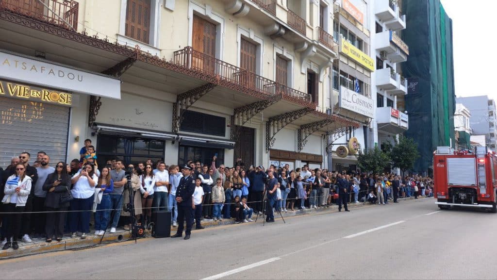 Πάτρα: Με υπερηφάνεια η παρέλαση για την επέτειο του ΟΧΙ - Δείτε πολλές φωτό (συνεχής ροή) Πάτρα: Με υπερηφάνεια η παρέλαση για την επέτειο του ΟΧΙ - Δείτε πολλές φωτό (συνεχής ροή)