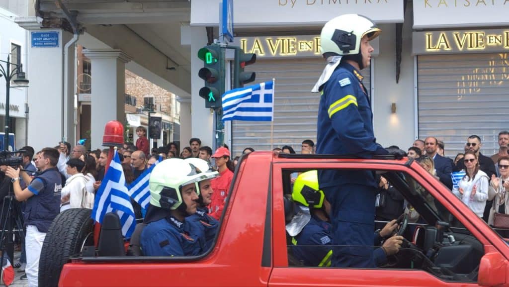 Πάτρα: Με υπερηφάνεια η παρέλαση για την επέτειο του ΟΧΙ - Δείτε πολλές φωτό (συνεχής ροή) Πάτρα: Με υπερηφάνεια η παρέλαση για την επέτειο του ΟΧΙ - Δείτε πολλές φωτό (συνεχής ροή)