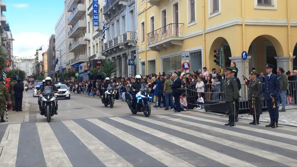 Πάτρα: Με υπερηφάνεια η παρέλαση για την επέτειο του ΟΧΙ - Δείτε πολλές φωτό (συνεχής ροή) Πάτρα: Με υπερηφάνεια η παρέλαση για την επέτειο του ΟΧΙ - Δείτε πολλές φωτό (συνεχής ροή)