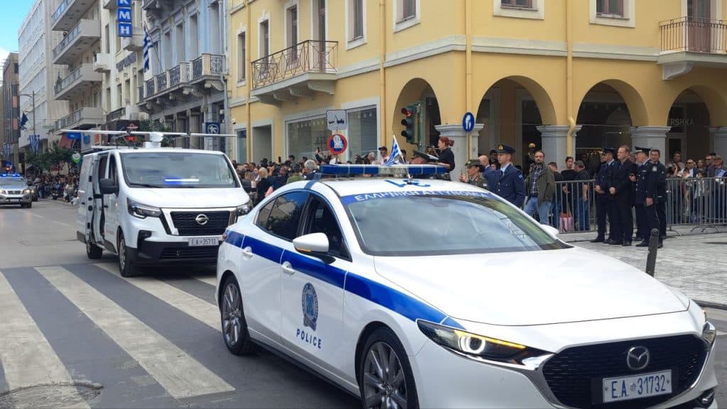 Πάτρα: Με υπερηφάνεια η παρέλαση για την επέτειο του ΟΧΙ - Δείτε πολλές φωτό (συνεχής ροή) Πάτρα: Με υπερηφάνεια η παρέλαση για την επέτειο του ΟΧΙ - Δείτε πολλές φωτό (συνεχής ροή)