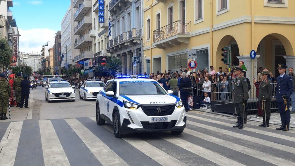 Πάτρα: Με υπερηφάνεια η παρέλαση για την επέτειο του ΟΧΙ - Δείτε πολλές φωτό (συνεχής ροή) Πάτρα: Με υπερηφάνεια η παρέλαση για την επέτειο του ΟΧΙ - Δείτε πολλές φωτό (συνεχής ροή)