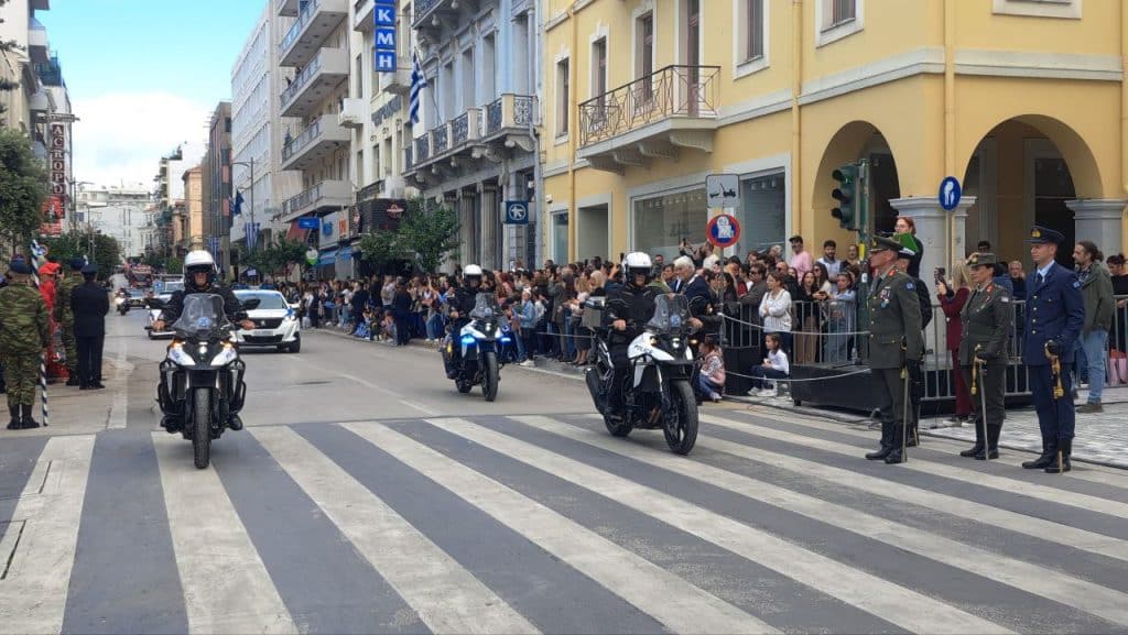 Πάτρα: Με υπερηφάνεια η παρέλαση για την επέτειο του ΟΧΙ - Δείτε πολλές φωτό (συνεχής ροή) Πάτρα: Με υπερηφάνεια η παρέλαση για την επέτειο του ΟΧΙ - Δείτε πολλές φωτό (συνεχής ροή)