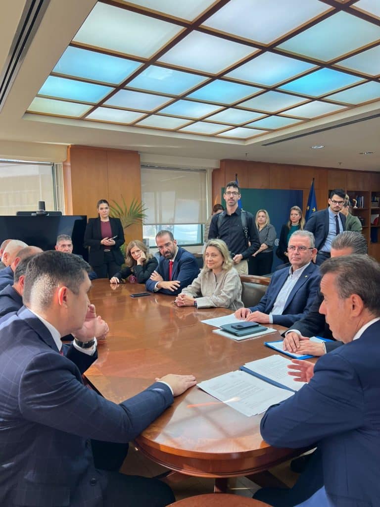 Χριστίνα Αλεξοπούλου: Στην υπογραφή της σύμβασης για τα έργα στις πυρόπληκτες περιοχές της Αχαΐας