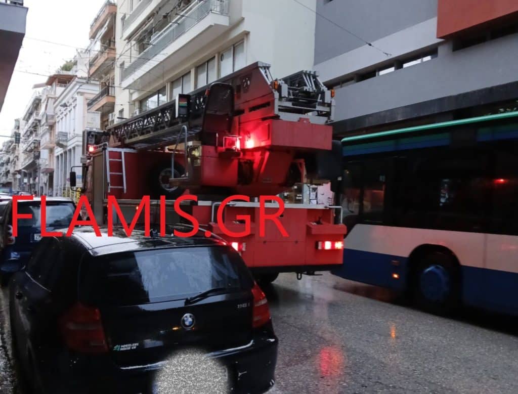 Πάτρα - ΤΩΡΑ: Πυρκαγιά στην Κορίνθου - φωτο