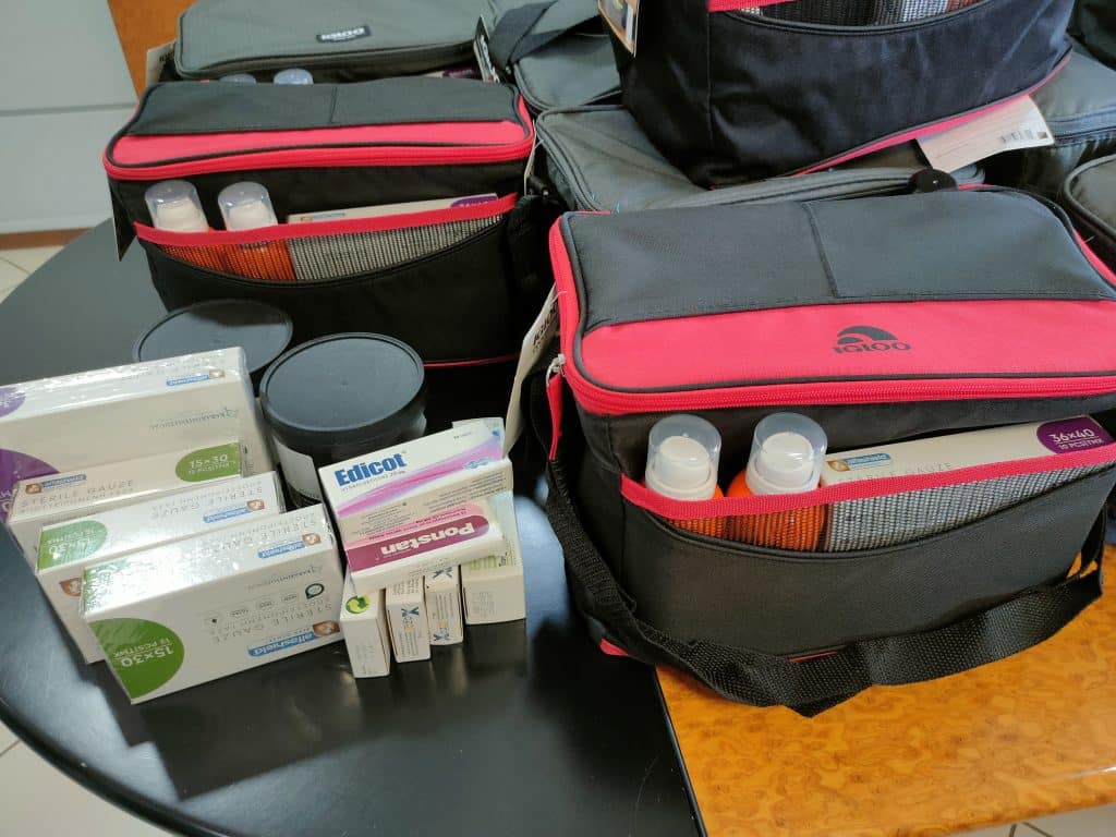 Παράδοση φαρμακευτικού και αναλώσιμου υλικού στην Ειδική Μονάδα Δασικών Επιχειρήσεων από τον Διοικητή της 6ης ΥΠΕ Παράδοση φαρμακευτικού και αναλώσιμου υλικού στην Ειδική Μονάδα Δασικών Επιχειρήσεων από τον Διοικητή της 6ης ΥΠΕ