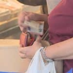 Χωρίς "φρένο" η άνοδος των τιμών! Τα σκήπτρα κρατούν το κρέας, τα αρτοσκευάσματα, οι σοκολάτες και ορισμένες κατηγορίες νωπών φρούτων και λαχανικών.