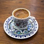 Καφεμαντεία και Ταρώ με ΑΦΜ: Αναμονή μιας εβδομάδας για ελεύθερο ραντεβού για το κοινό που διψάει για ελπίδα