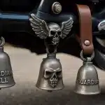 Γιατί κρεμάνε καμπανάκια στις μοτοσικλέτες;