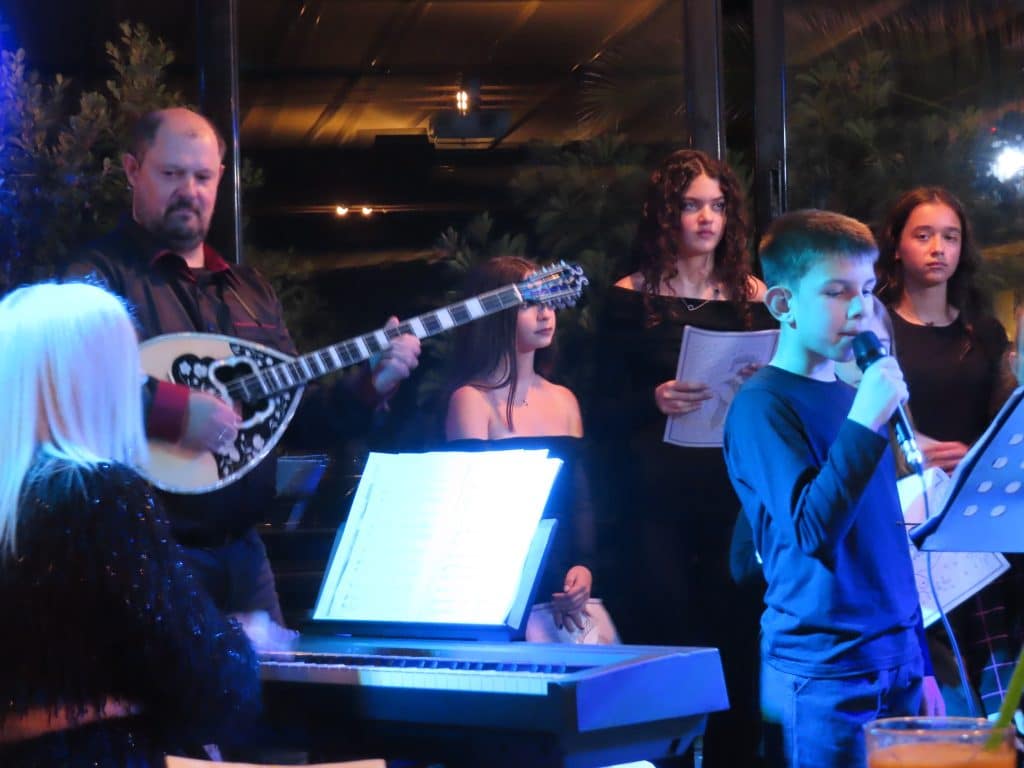 Πάτρα: Συναυλία με παιδιά που τραγουδούν για έναν κόσμο ειρηνικό - φωτό