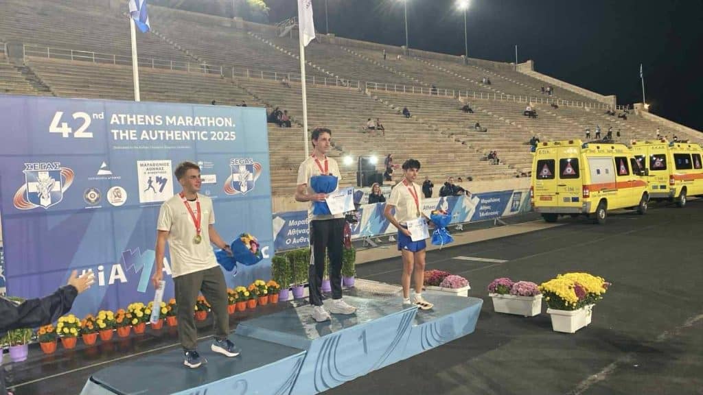 Πρώτευσε το Πανεπιστήμο Πατρών στον μαραθώνιο της Αθήνας - φωτό