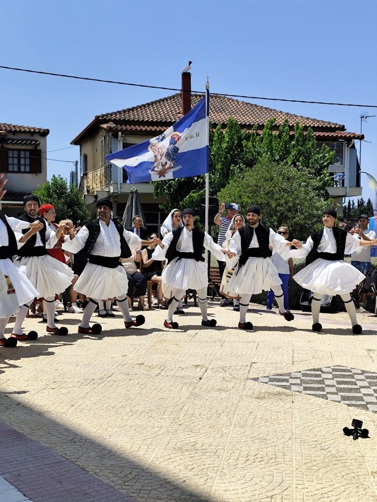 Αλισσός: Αφιέρωμα στις 16.11 από την εκπομπή "Κυριακή στο χωριό" - φωτο