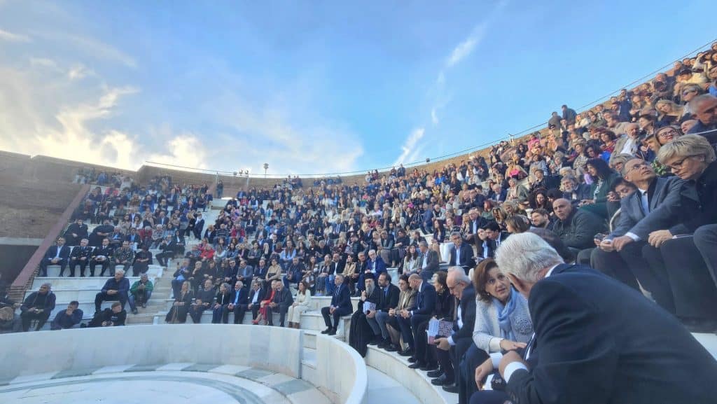 Δείτε φωτό: Εγκαινιάστηκε από τη Λίνα Μενδώνη το ανακαινισμένο Ρωμαϊκό Ωδείο Πατρών