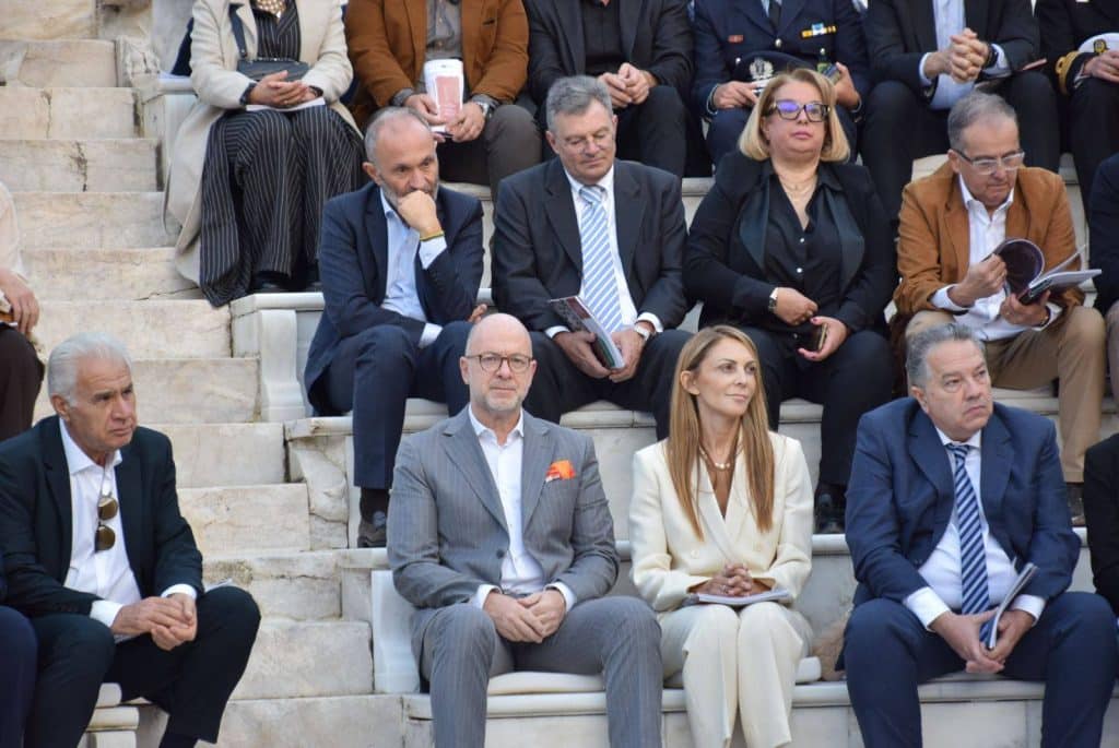 Δείτε φωτό: Εγκαινιάστηκε από τη Λίνα Μενδώνη το ανακαινισμένο Ρωμαϊκό Ωδείο Πατρών