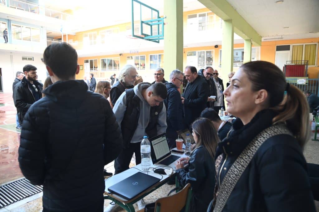 Μεγάλη η συμμετοχή στις εκλογές της ΝΔ στην Αχαϊα - Δείτε φωτό