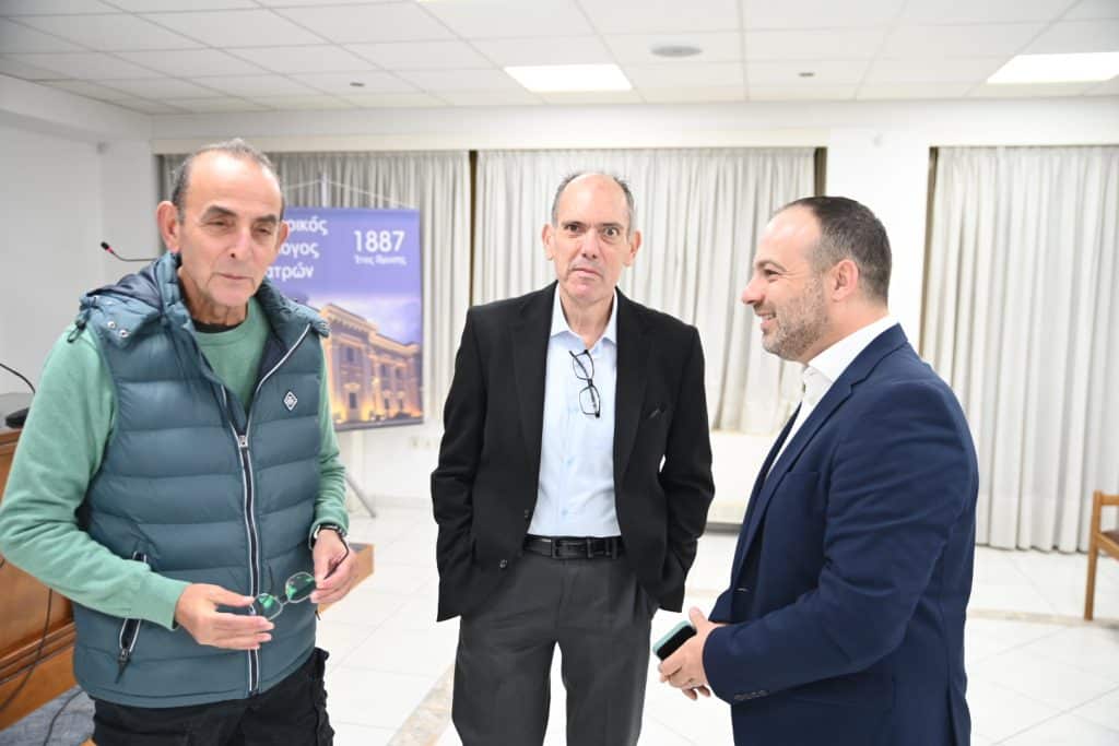 Πάτρα: Ο Διονύσης Ζακυνθινός παρουσίασε το βιβλίο του - Δείτε δεκάδες φωτό