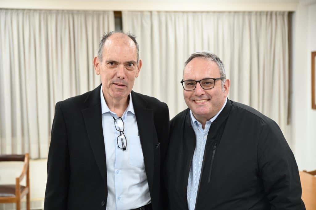 Πάτρα: Ο Διονύσης Ζακυνθινός παρουσίασε το βιβλίο του - Δείτε δεκάδες φωτό