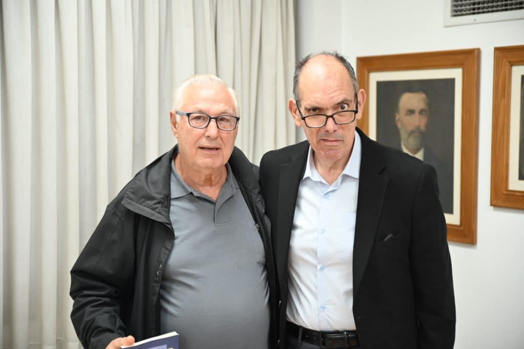 Πάτρα: Ο Διονύσης Ζακυνθινός παρουσίασε το βιβλίο του - Δείτε δεκάδες φωτό