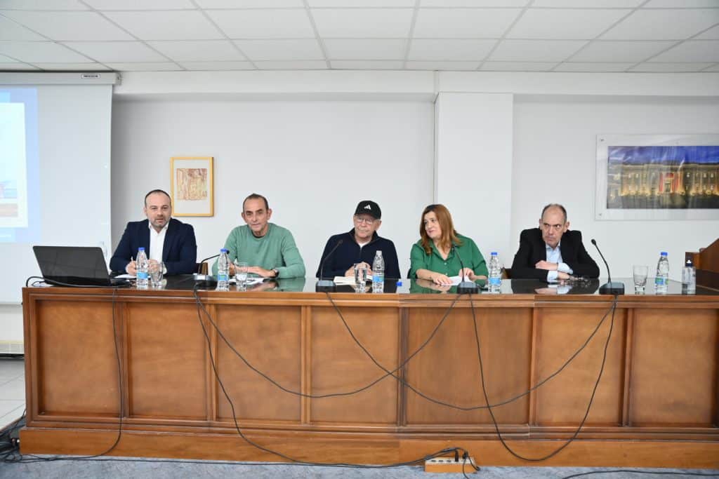 Πάτρα: Ο Διονύσης Ζακυνθινός παρουσίασε το βιβλίο του - Δείτε δεκάδες φωτό