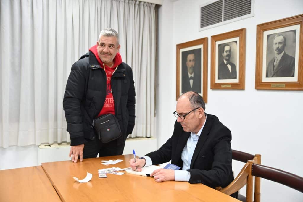 Πάτρα: Ο Διονύσης Ζακυνθινός παρουσίασε το βιβλίο του - Δείτε δεκάδες φωτό