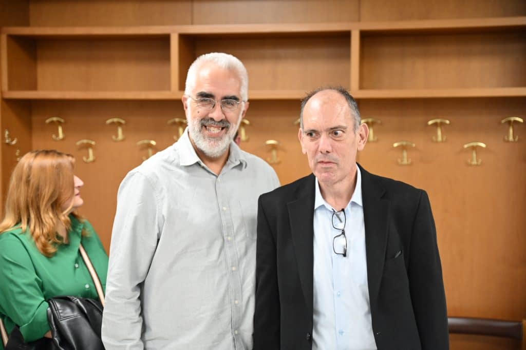 Πάτρα: Ο Διονύσης Ζακυνθινός παρουσίασε το βιβλίο του - Δείτε δεκάδες φωτό