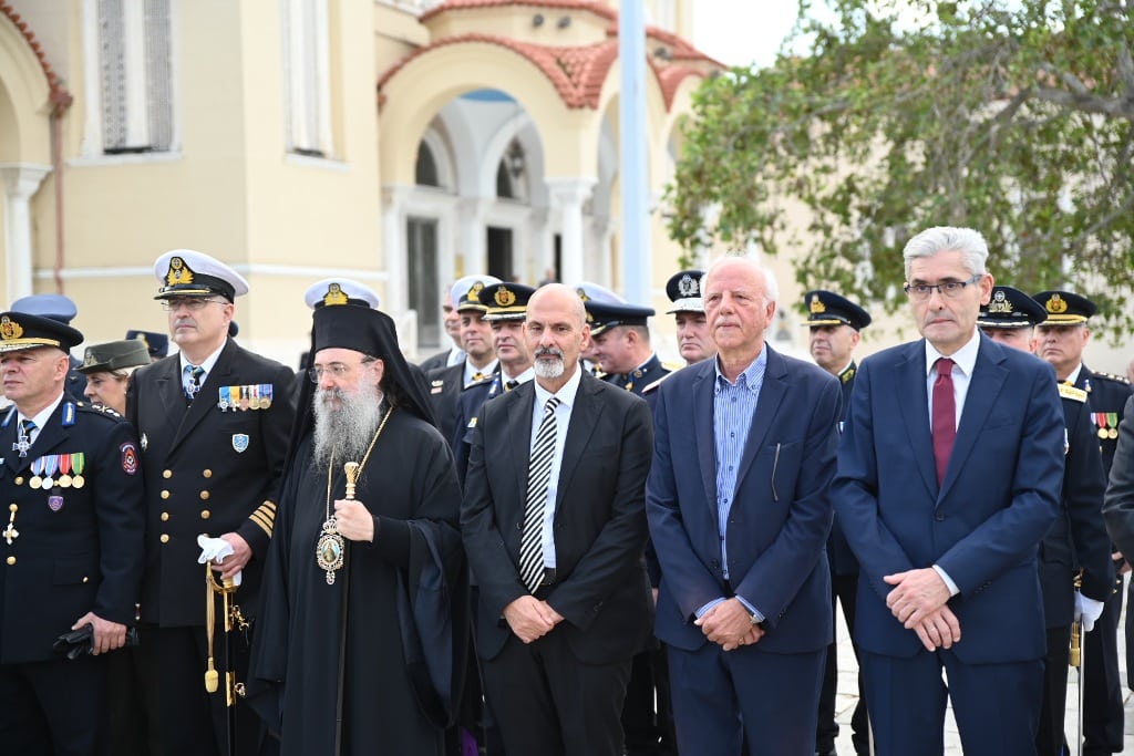 HMEΡΑ ΤΩΝ ΕΝΟΠΛΩΝ ΔΥΝΑΜΕΩΝ: Ο αντιδήμαρχος Διονύσης Πλέσσας εκπροσώπησε την δημοτική Αρχή