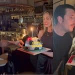 Γενέθλια για τον Γιώργο Γεροντιδάκη – Η τούρτα έκπληξη από τη Ντορέττα Παπαδημητρίου