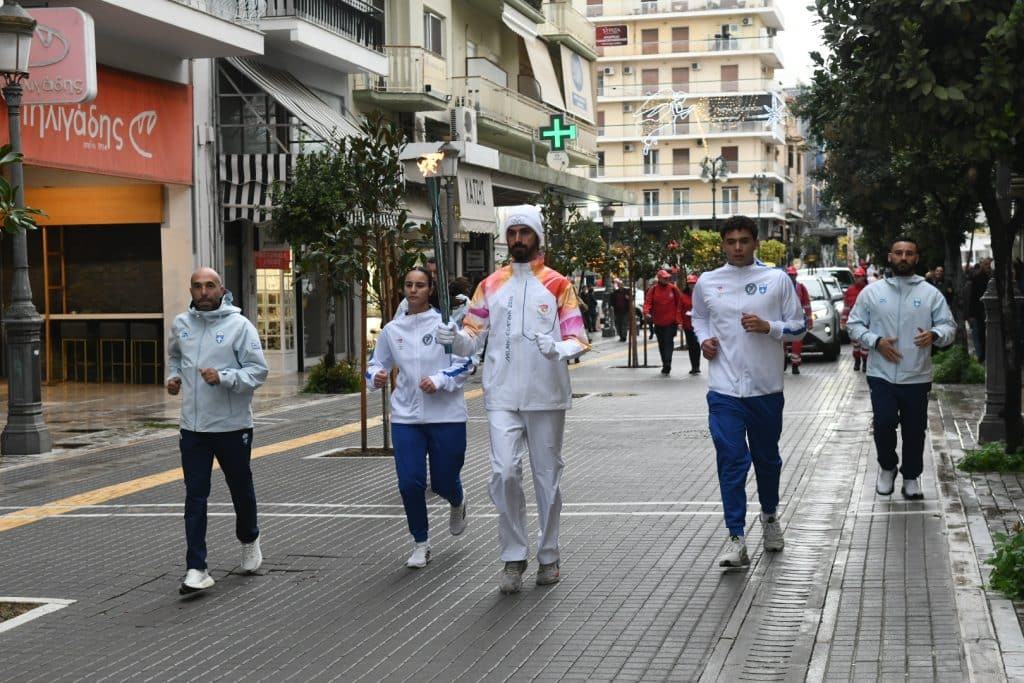 Λαμπαδηδρόμος ο γνωστός ηθοποιός Δημήτρης Γκοτσόπουλος (ΔΕΙΤΕ ΦΩΤΟ)