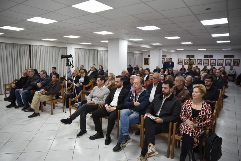 Πάτρα: Ο Διονύσης Ζακυνθινός παρουσίασε το βιβλίο του - Δείτε δεκάδες φωτό