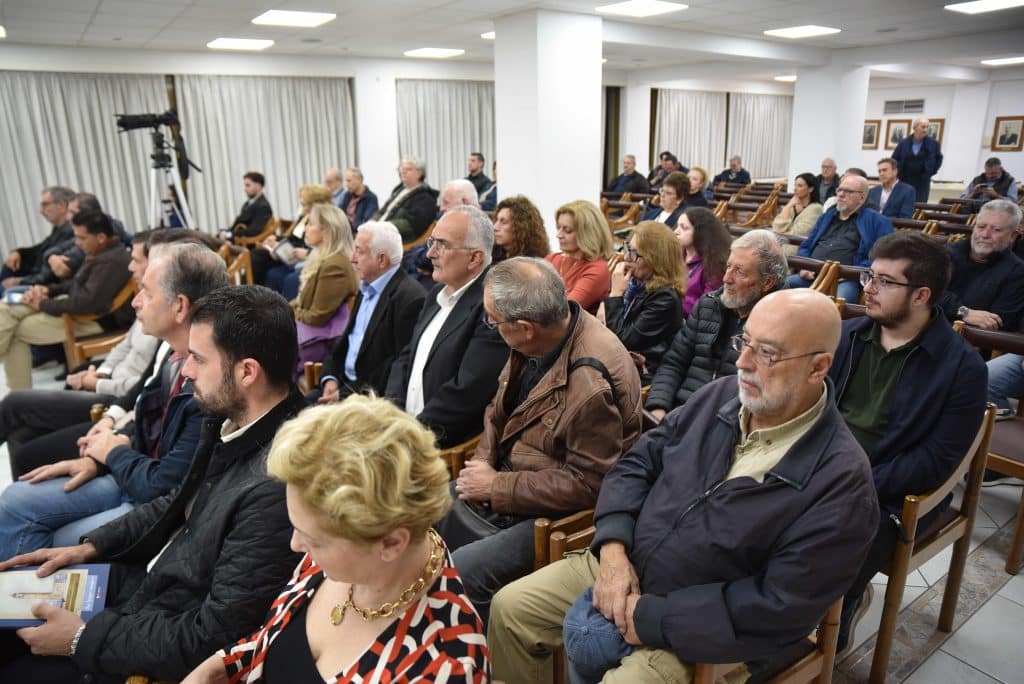 Πάτρα: Ο Διονύσης Ζακυνθινός παρουσίασε το βιβλίο του - Δείτε δεκάδες φωτό