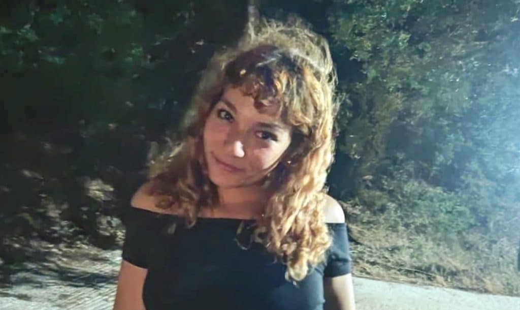 Πάτρα: 10 μήνες χωρίς την Δήμητρα: Η τραγική μάνα που διαδήλωσε με την φωτογραφία της κόρης της!
