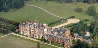 Πού ζει τελικά η βρετανική βασιλική οικογένεια; Aυτό είναι το χαρτοφυλάκιο ακινήτων αξίας 8,2 δισ. ευρώ Αρχική