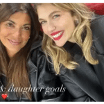 Η Κλέλια Ανδριολάτου είδε το Ολυμπιακός – Αϊντχόφεν και έβγαλε selfie με την μητέρα της στο γήπεδο