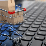 Επτά στους δέκα Έλληνες αγοράζουν online