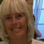 Άγριο έγκλημα στη Βρετανία: 68χρονος έσφαξε την πρώην συζυγό του με 19 μαχαιριές πάνω από τον τάφο του αυτόχειρα γιου τους