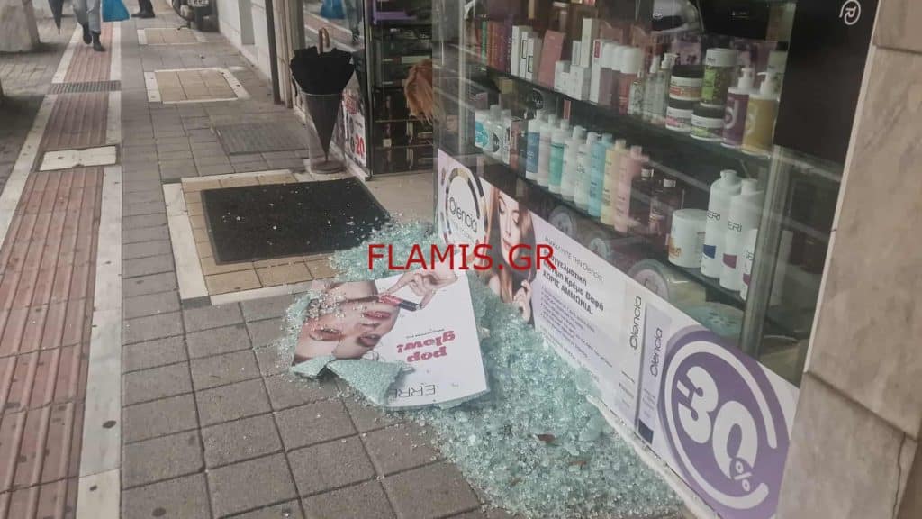 ΔΕΙΤΕ ΑΠΟΚΛΕΙΣΤΙΚΟ ΒΙΝΤΕΟ: Κάμερα στο κέντρο της Πάτρας κατέγραψε τον ανεμοστρόβιλο! Δείτε την σφοδρότητα του "χτυπήματος"