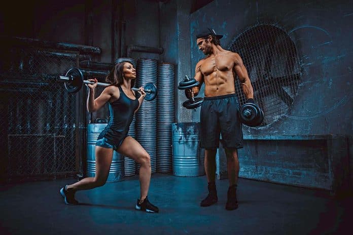 Young,People,Making,Functional,Training,In,The,Grungy,Gym