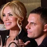 Κατερίνα Καινούργιου: Η τρυφερή πόζα με τον Παναγιώτη Κουτσουμπή και το τραπέζι που της ετοίμασε για τη γιορτή της