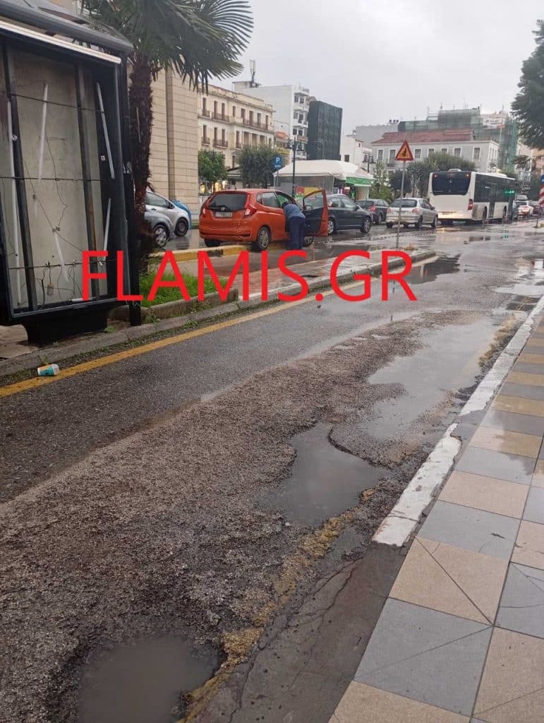 Πάτρα: Καβάλησε το κράσπεδο στον ποδηλατόδρομο και ακινητοποιήθηκε - φωτό