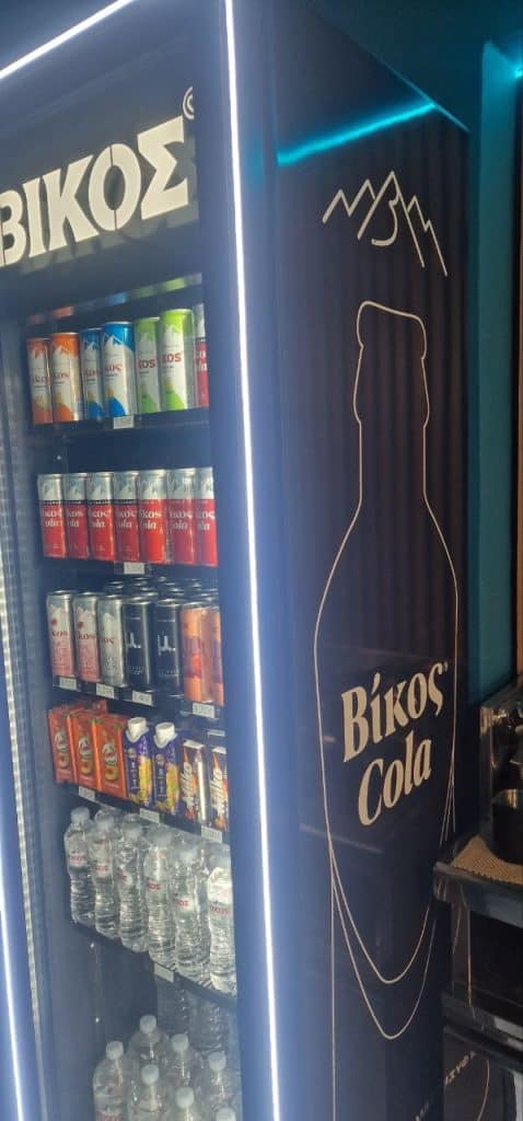 Η ΒΙΚΟΣ cola, πορτοκαλάδα και λεμονάδα... κατακτούν την Πάτρα - ΔΕΙΤΕ ΤΑ ΕΚΠΛΗΚΤΙΚΑ νέα ψυγεία με LED Η ΒΙΚΟΣ cola, πορτοκαλάδα και λεμονάδα... κατακτούν την Πάτρα - ΔΕΙΤΕ ΤΑ ΕΚΠΛΗΚΤΙΚΑ νέα ψυγεία με LED