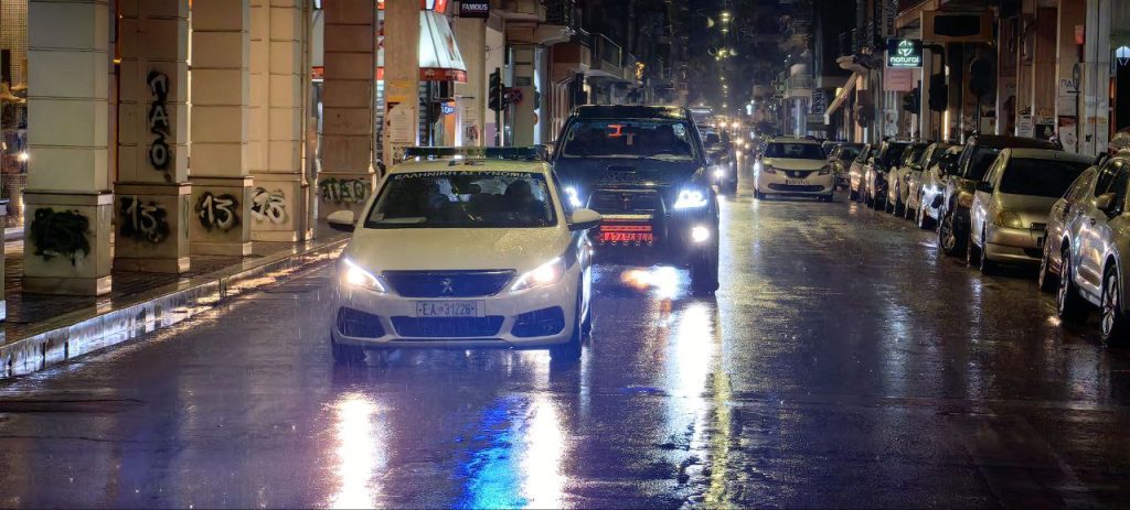 Πάτρα: Εκατοντάδες αγρότες, παρά τη βροχή, στην Πλ. Γεωργίου - φωτό