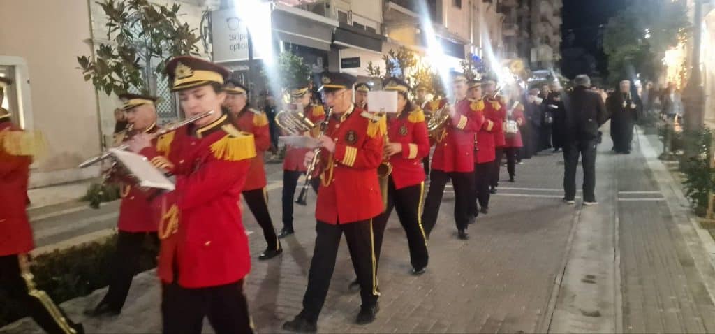 Πάτρα - φωτό και βίντεο: Εφθασε η εικόνα της Παναγίας Εσφαγμένης! Συγκίνηση στο κέντρο με εκατοντάδες πιστούς