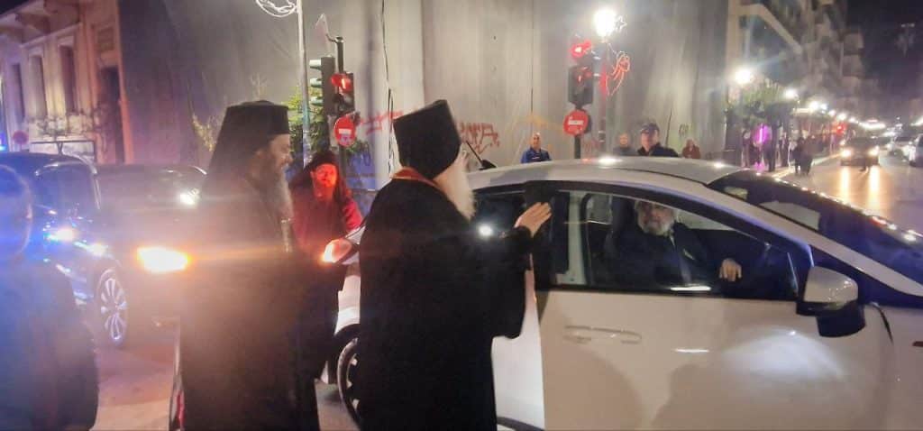 Πάτρα - φωτό και βίντεο: Εφθασε η εικόνα της Παναγίας Εσφαγμένης! Συγκίνηση στο κέντρο με εκατοντάδες πιστούς