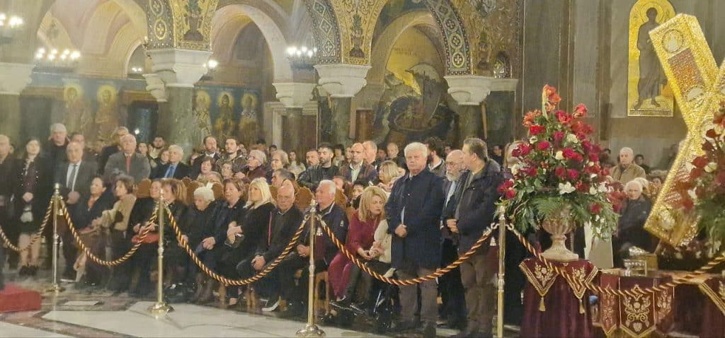 Πάτρα: Το αδιαχώρητο στον Ι.Ν. Αγίου Ανδρέου - ΔΕΙΤΕ ΠΟΛΛΕΣ φωτό από τον Εσπερινό