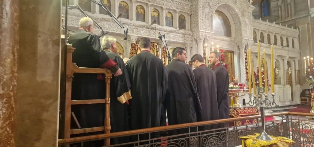 Πάτρα: Το αδιαχώρητο στον Ι.Ν. Αγίου Ανδρέου - ΔΕΙΤΕ ΠΟΛΛΕΣ φωτό από τον Εσπερινό