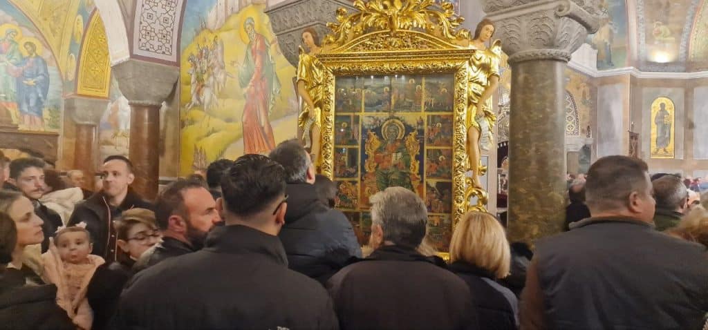 Πάτρα: Το αδιαχώρητο στον Ι.Ν. Αγίου Ανδρέου - ΔΕΙΤΕ ΠΟΛΛΕΣ φωτό από τον Εσπερινό