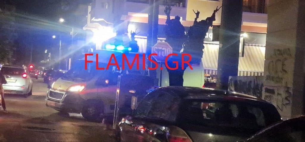 Πάτρα - φωτό: Συναγερμός σε ΕΚΑΒ και ΕΛ.ΑΣ. για νεαρό άνδρα χωρίς αισθήσεις μέσα σε ΙΧ! Οταν όμως έφθασαν εκεί.... έκαναν τον σταυρό τους