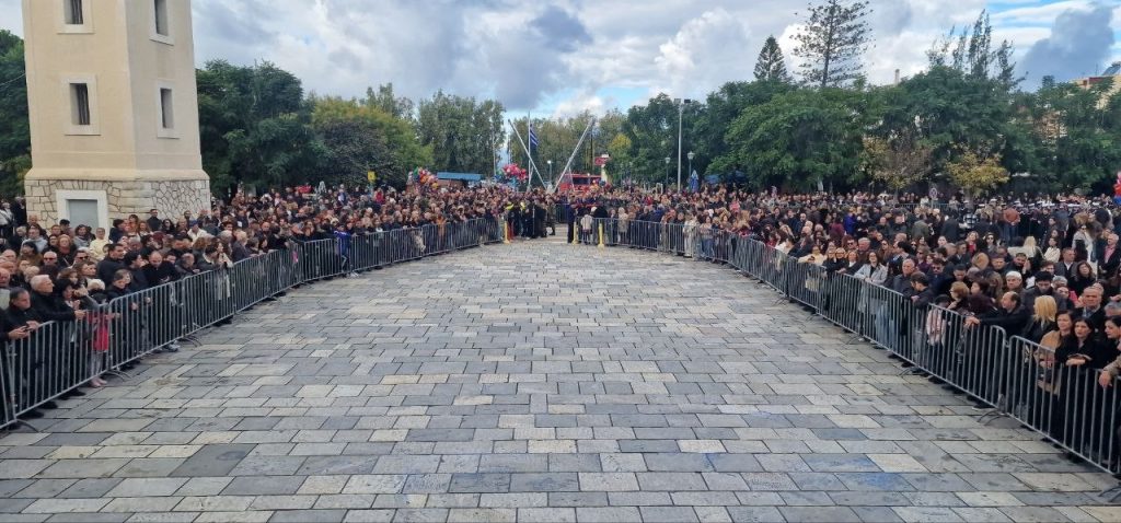 Πάτρα: Με μεγαλοπρέπεια η εορτή του Πολιούχου Αποστόλου Ανδρέου - Χιλιάδες πιστοί! Παρουσία Προέδρου Δημοκρατίας - φωτο και βίντεο